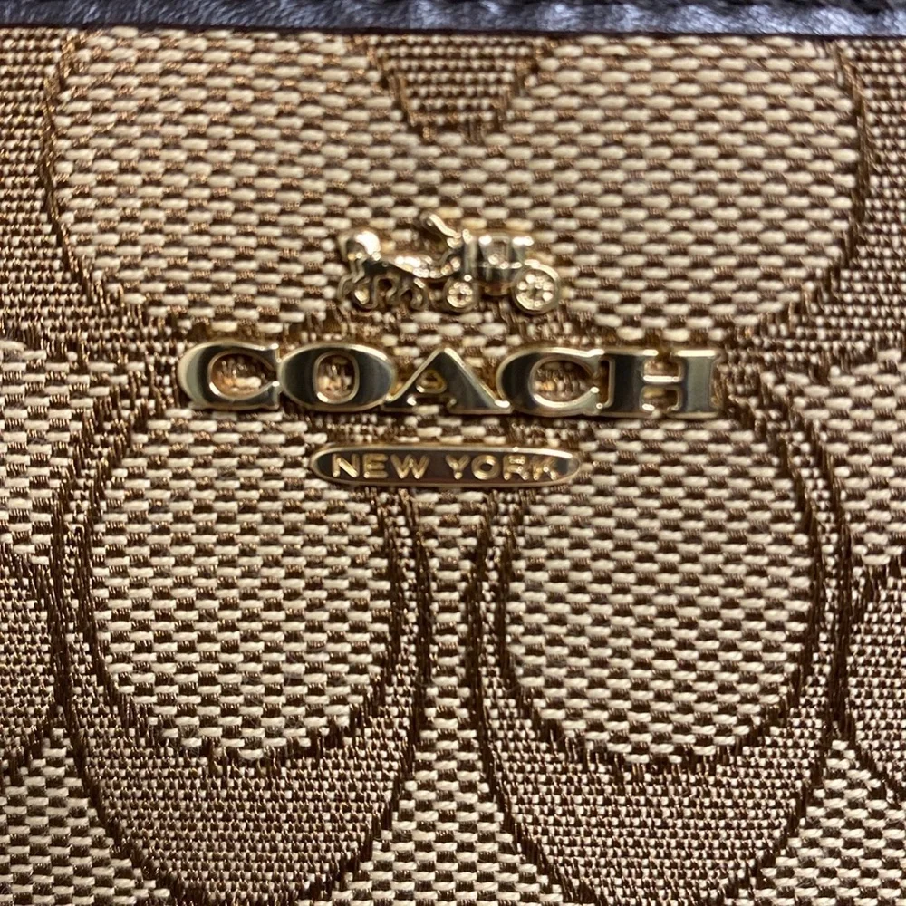 COACH Accordion Zip Wallet In Signature Jacquard